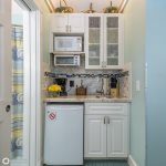 Efficiency kitchen w/under counter frig/freezer, microwave, toaster oven, coffee maker, blender, electric skillet